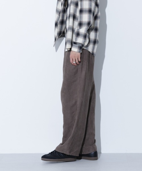 Apo(s)ture（アポスチャー）の「LUCAS-001/フェイクスウェードワイドパンツ（その他パンツ・メンズ・グレー/ブラック/グリーン/ベージュ・XS/S/M/L/XL）」の12枚目の写真