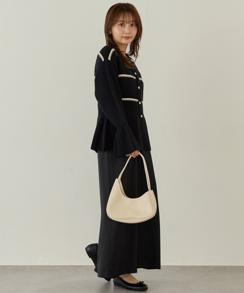 LAVEANGE（ラビアンジェ）の「【洗える】ボーダーペプラムニットカーデ（カーディガン/ボレロ・レディース・グレー/ブラック/レッド・M/3L/4L）」の9枚目の写真