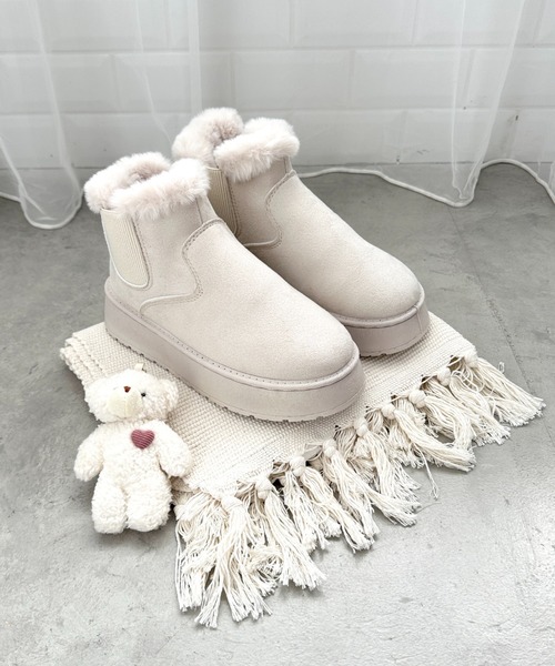 Loueme（ルエム）の「サイドゴアムートンブーツ（ブーツ・レディース・ブラック/アイボリー/モカ・23.5cm/24.5cm）」の10枚目の写真