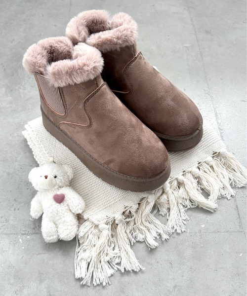 Loueme（ルエム）の「サイドゴアムートンブーツ（ブーツ・レディース・ブラック/アイボリー/モカ・23.5cm/24.5cm）」の22枚目の写真