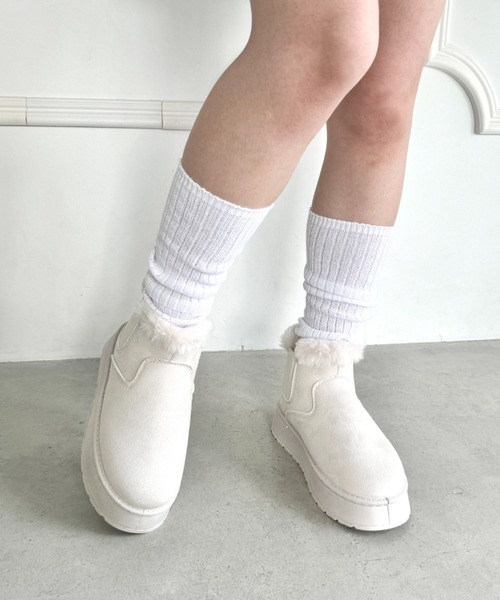Loueme（ルエム）の「サイドゴアムートンブーツ（ブーツ・レディース・ブラック/アイボリー/モカ・23.5cm/24.5cm）」の5枚目の写真