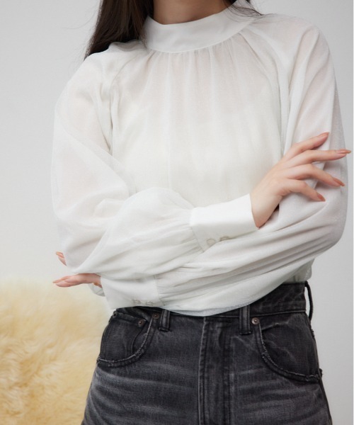AZUL by moussy(アズールバイマウジー)の「チュールレイヤードブラウス(シャツ/ブラウス・レディース・ダークグリーン/ブラック/アイボリー・FREE)」の1枚目の写真