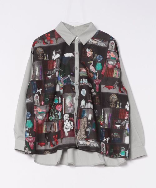 iS ScoLar（イズスカラー）の「543225：犬好きの蒐集家の部屋or花と星座モチーフ柄 切替シャツ（シャツ/ブラウス・レディース・ブラック/グレー・M）」の2枚目の写真