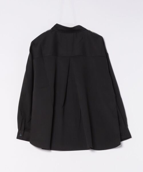 iS ScoLar（イズスカラー）の「543225：犬好きの蒐集家の部屋or花と星座モチーフ柄 切替シャツ（シャツ/ブラウス・レディース・ブラック/グレー・M）」の3枚目の写真