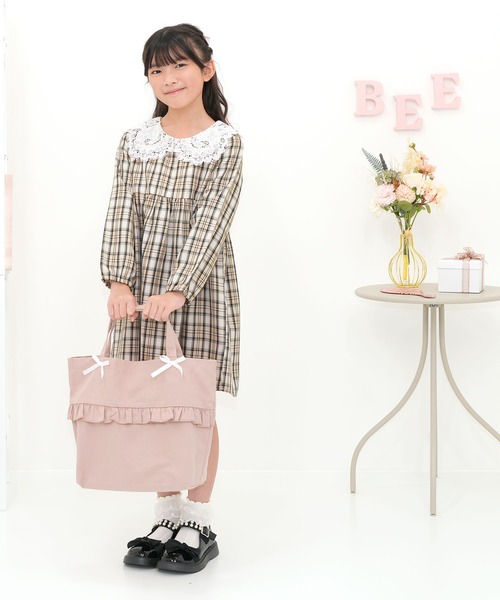 Bee des Bee(ビーデスビー)の「襟付きワンピース(ワンピース・キッズ・ベージュ/ブラック/グレー・150cm/140cm/110cm/100cm/130cm/120cm)」の11枚目の写真