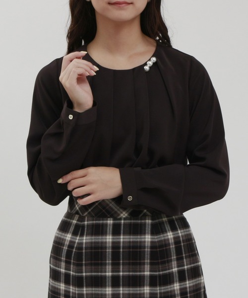 TRUDEA(トルディア)の「とろみ素材 アシメネック パール付きブラウス(シャツ/ブラウス・レディース・ワイン/ダークグリーン/ホワイト/ブラウン・MEDIUM/LARGE)」の20枚目の写真
