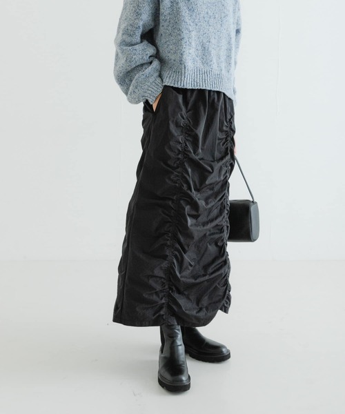 URBAN RESEARCH(アーバンリサーチ)の「シャーリングギャザースカート(スカート・レディース・チャコールグレー/ブラック・FREE)」の2枚目の写真