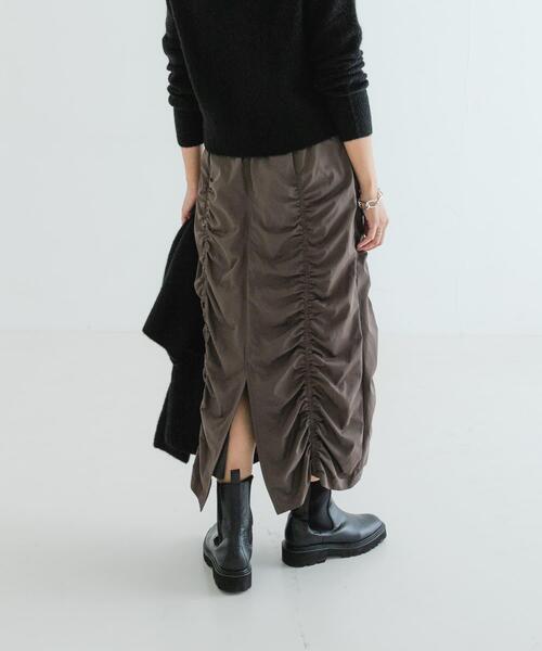 URBAN RESEARCH(アーバンリサーチ)の「シャーリングギャザースカート(スカート・レディース・チャコールグレー/ブラック・FREE)」の5枚目の写真