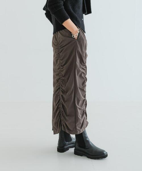 URBAN RESEARCH(アーバンリサーチ)の「シャーリングギャザースカート(スカート・レディース・チャコールグレー/ブラック・FREE)」の6枚目の写真