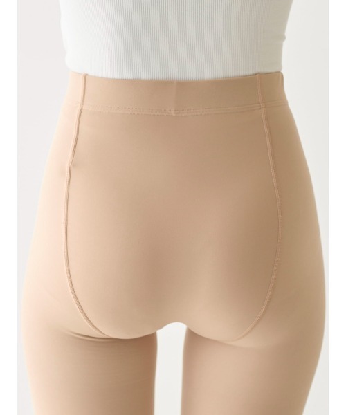 tutuanna（チュチュアンナ）の「まるで素肌のようなフェイクタイツ110デニール（タイツ/ストッキング・レディース・ブラック/ライトベージュ/ベージュ系7・M-L/L-XL）」の10枚目の写真