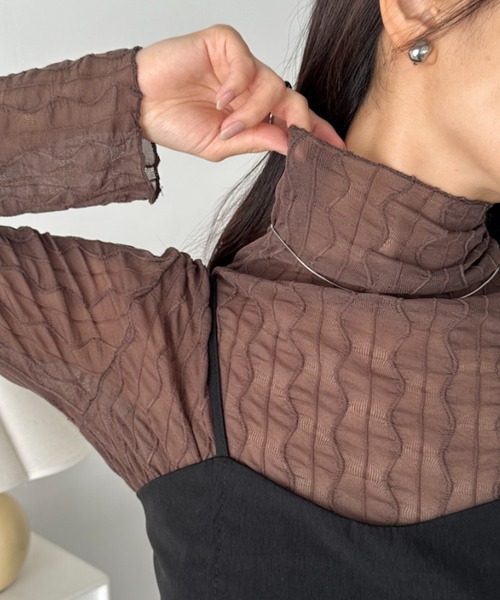 CLEA(クレア)の「ウェーブデザインシアートップス(Tシャツ/カットソー・レディース・グレー/ブラック/アイボリー/ブラウン/ホワイト・FREE)」の5枚目の写真