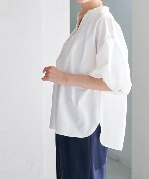 Emma Taylor（エマテイラー）の「キーネックバルーンスリーブブラウス