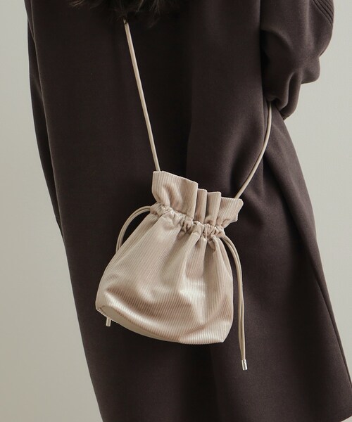 OPAQUE.CLIP（オペークドットクリップ）の「【長さ調整可能】プリーツドロストミニショルダーバッグ（ショルダーバッグ・レディース・シルバー/ブルー系6/ベージュ系6/ブラック/ピンク系9・00）」の3枚目の写真