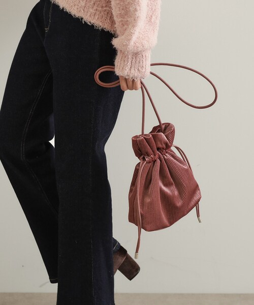 OPAQUE.CLIP（オペークドットクリップ）の「【長さ調整可能】プリーツドロストミニショルダーバッグ（ショルダーバッグ・レディース・シルバー/ブルー系6/ベージュ系6/ブラック/ピンク系9・00）」の13枚目の写真