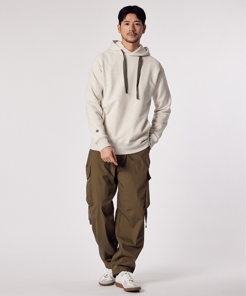 LANVIN en Bleu（ランバンオンブルー）の「【LANVIN en Bleu ESSENTIAL】HARLAY / バックプリント ”マルグリット” フーディ（パーカー・メンズ・ネイビー/アイボリー/ブラック・SMALL/MEDIUM/LARGE/X-LARGE/XX-LARGE）」の4枚目の写真