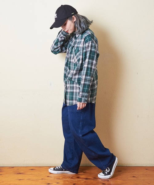 CUBE SUGAR（キューブシュガー）の「ストレッチデニム裏起毛バルーンパンツ（デニムパンツ・レディース・ブラック/インディゴブルー/マルチ/ワンウォッシュ・M）」の16枚目の写真