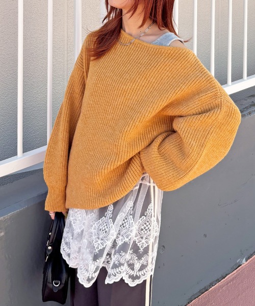 ISOOK(アイスー)の「【ISOOK / アイスー】ボートネック2wayニット / オーバーサイズ ビックシルエット ロング丈 チュニック丈 オフショル マルチウェイ セーター アルパカタッチ ハイゲージ 体型カバー オレンジ ホワイト グレー 白 ZOZOTOWN限定(ニット/セーター・レディース・オレンジ/グレー/アイボリー・FREE)」の3枚目の写真