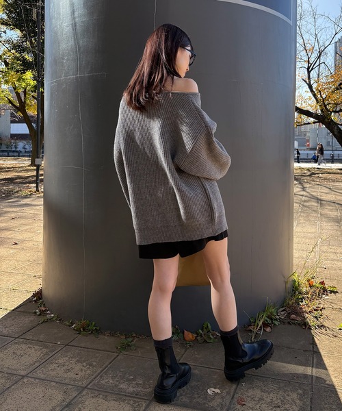 ISOOK(アイスー)の「【ISOOK / アイスー】ボートネック2wayニット / オーバーサイズ ビックシルエット ロング丈 チュニック丈 オフショル マルチウェイ セーター アルパカタッチ ハイゲージ 体型カバー オレンジ ホワイト グレー 白 ZOZOTOWN限定(ニット/セーター・レディース・オレンジ/グレー/アイボリー・FREE)」の10枚目の写真