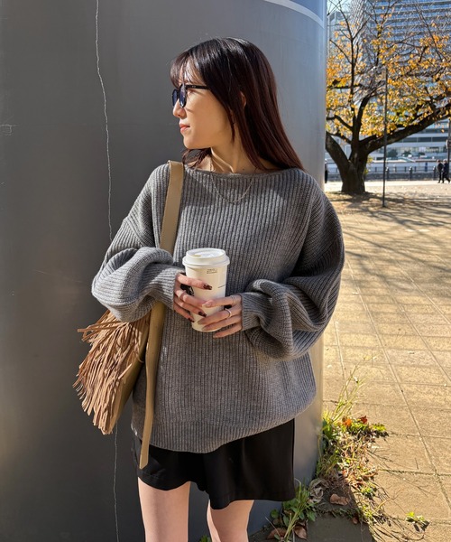 ISOOK(アイスー)の「【ISOOK / アイスー】ボートネック2wayニット / オーバーサイズ ビックシルエット ロング丈 チュニック丈 オフショル マルチウェイ セーター アルパカタッチ ハイゲージ 体型カバー オレンジ ホワイト グレー 白 ZOZOTOWN限定(ニット/セーター・レディース・オレンジ/グレー/アイボリー・FREE)」の21枚目の写真