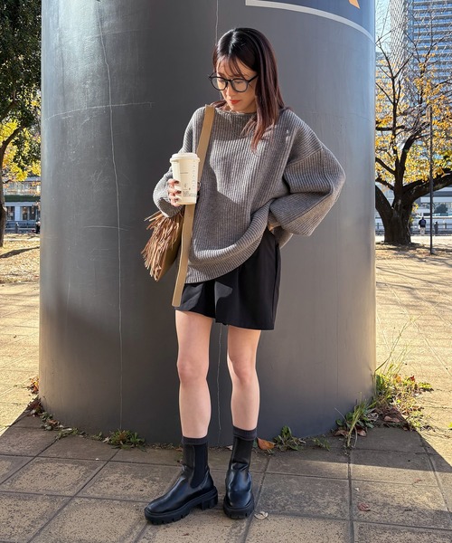 ISOOK(アイスー)の「【ISOOK / アイスー】ボートネック2wayニット / オーバーサイズ ビックシルエット ロング丈 チュニック丈 オフショル マルチウェイ セーター アルパカタッチ ハイゲージ 体型カバー オレンジ ホワイト グレー 白 ZOZOTOWN限定(ニット/セーター・レディース・オレンジ/グレー/アイボリー・FREE)」の9枚目の写真