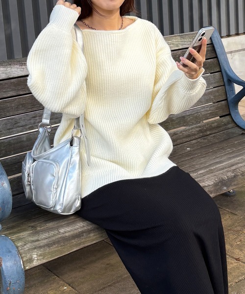 ISOOK(アイスー)の「【ISOOK / アイスー】ボートネック2wayニット / オーバーサイズ ビックシルエット ロング丈 チュニック丈 オフショル マルチウェイ セーター アルパカタッチ ハイゲージ 体型カバー オレンジ ホワイト グレー 白 ZOZOTOWN限定(ニット/セーター・レディース・オレンジ/グレー/アイボリー・FREE)」の7枚目の写真