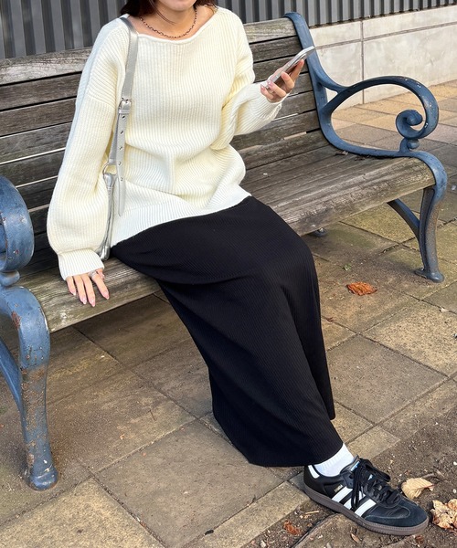 ISOOK(アイスー)の「【ISOOK / アイスー】ボートネック2wayニット / オーバーサイズ ビックシルエット ロング丈 チュニック丈 オフショル マルチウェイ セーター アルパカタッチ ハイゲージ 体型カバー オレンジ ホワイト グレー 白 ZOZOTOWN限定(ニット/セーター・レディース・オレンジ/グレー/アイボリー・FREE)」の17枚目の写真