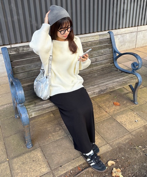 ISOOK(アイスー)の「【ISOOK / アイスー】ボートネック2wayニット / オーバーサイズ ビックシルエット ロング丈 チュニック丈 オフショル マルチウェイ セーター アルパカタッチ ハイゲージ 体型カバー オレンジ ホワイト グレー 白 ZOZOTOWN限定(ニット/セーター・レディース・オレンジ/グレー/アイボリー・FREE)」の20枚目の写真