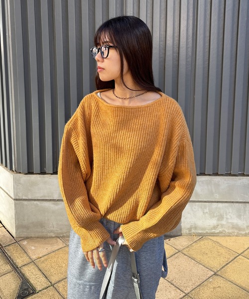 ISOOK(アイスー)の「【ISOOK / アイスー】ボートネック2wayニット / オーバーサイズ ビックシルエット ロング丈 チュニック丈 オフショル マルチウェイ セーター アルパカタッチ ハイゲージ 体型カバー オレンジ ホワイト グレー 白 ZOZOTOWN限定(ニット/セーター・レディース・オレンジ/グレー/アイボリー・FREE)」の12枚目の写真