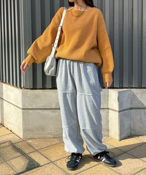 ISOOK(アイスー)の「【ISOOK / アイスー】ボートネック2wayニット / オーバーサイズ ビックシルエット ロング丈 チュニック丈 オフショル マルチウェイ セーター アルパカタッチ ハイゲージ 体型カバー オレンジ ホワイト グレー 白 ZOZOTOWN限定(ニット/セーター・レディース・オレンジ/グレー/アイボリー・FREE)」の13枚目の写真