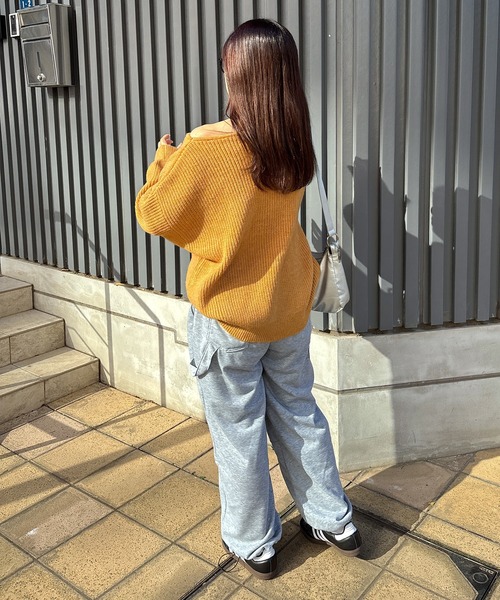 ISOOK(アイスー)の「【ISOOK / アイスー】ボートネック2wayニット / オーバーサイズ ビックシルエット ロング丈 チュニック丈 オフショル マルチウェイ セーター アルパカタッチ ハイゲージ 体型カバー オレンジ ホワイト グレー 白 ZOZOTOWN限定(ニット/セーター・レディース・オレンジ/グレー/アイボリー・FREE)」の14枚目の写真