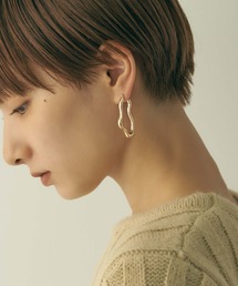 ワインディング オーバル ピアス