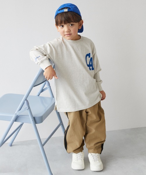 devirock（デビロック）の「綿100% お洗濯してもよれにくい ビッグシルエット袖リブ ワンポイント刺繍 アソート 長袖Tシャツ（Tシャツ/カットソー・キッズ・ブラック系2/ブルー系2/ブルー系/ブラック系/グリーン系/ベージュ系/ブルー系3/ブラック系3/ネイビー系/パープル系/グレー系/ブラック系4/ホワイト系・110cm/100cm/160cm/150cm/140cm/130cm/120cm）」の15枚目の写真