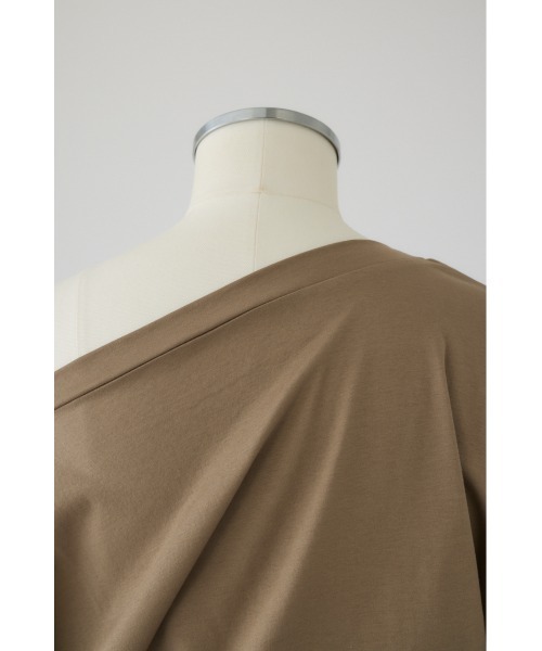 RIM.ARK（リムアーク）の「Sleeve tuck cut tops スリーブタックカットトップス（Tシャツ/カットソー・レディース・ブラック/ホワイト/グレイッシュベージュ・FREE）」の13枚目の写真