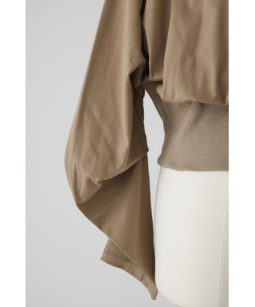 RIM.ARK（リムアーク）の「Sleeve tuck cut tops スリーブタックカットトップス（Tシャツ/カットソー・レディース・ブラック/ホワイト/グレイッシュベージュ・FREE）」の11枚目の写真