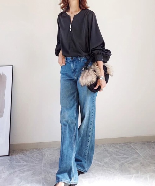 aquagarage（アクアガレージ）の「キーネックパールボタンブラウス（シャツ/ブラウス・レディース・ブラック/グレー/ホワイト/ネイビー・M/L）」の19枚目の写真