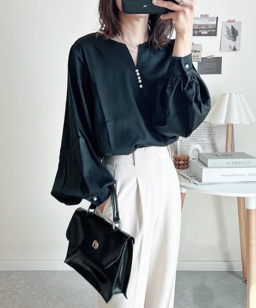 aquagarage（アクアガレージ）の「キーネックパールボタンブラウス（シャツ/ブラウス・レディース・ブラック/グレー/ホワイト/ネイビー・M/L）」の20枚目の写真