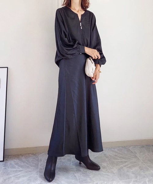 aquagarage（アクアガレージ）の「キーネックパールボタンブラウス（シャツ/ブラウス・レディース・ブラック/グレー/ホワイト/ネイビー・M/L）」の21枚目の写真