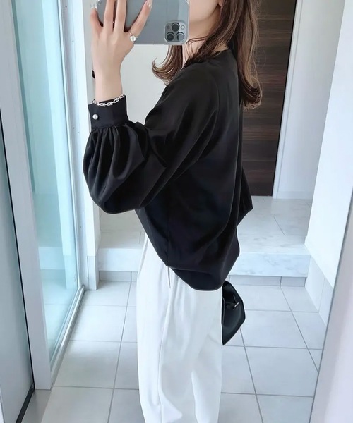 aquagarage（アクアガレージ）の「キーネックパールボタンブラウス（シャツ/ブラウス・レディース・ブラック/グレー/ホワイト/ネイビー・M/L）」の14枚目の写真