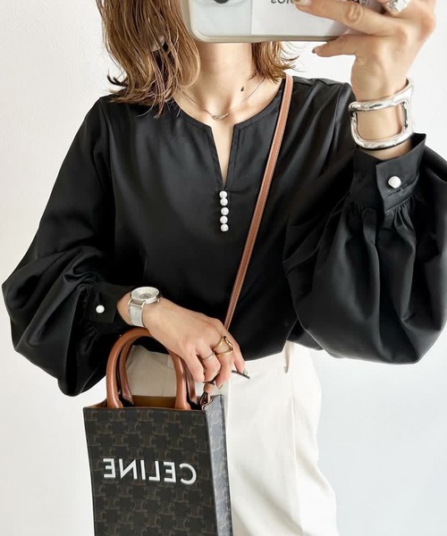 aquagarage（アクアガレージ）の「キーネックパールボタンブラウス（シャツ/ブラウス・レディース・ブラック/グレー/ホワイト/ネイビー・M/L）」の8枚目の写真