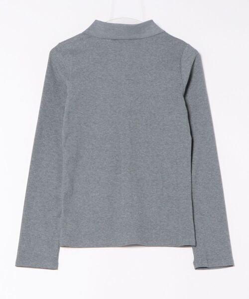 STYLEBLOCK（スタイルブロック）の「カットリブゴールドボタン襟付きトップス（Tシャツ/カットソー・レディース・グレー/ブラック/アイボリー・FREE）」の4枚目の写真