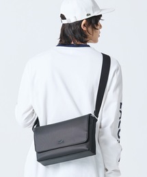 LACOSTE（ラコステ）の「メンズクラシック メッセンジャーバッグ / ショルダーバッグ（メッセンジャーバッグ）」