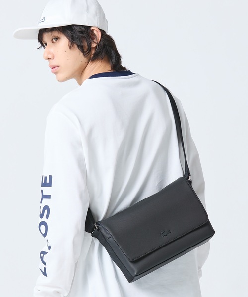 LACOSTE（ラコステ）の「メンズクラシック メッセンジャーバッグ / ショルダーバッグ（メッセンジャーバッグ・メンズ・ブラック・FREE）」の2枚目の写真