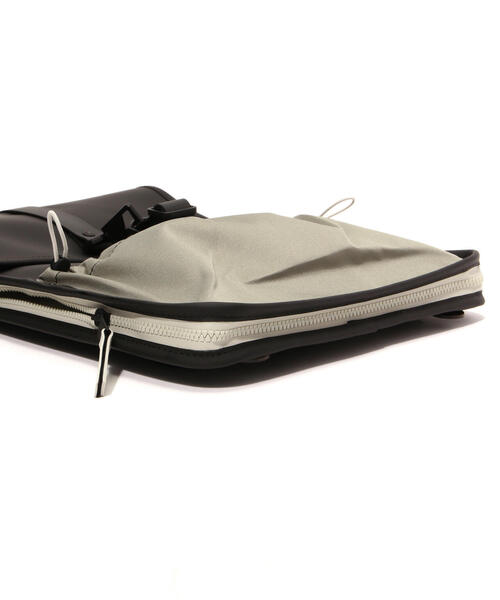 RAINS（レインズ）の「RAINS/レインズ/Mix Backpack Mini（バックパック/リュック・レディース・ブラック/その他3/ブラウン系その他・F）」の19枚目の写真