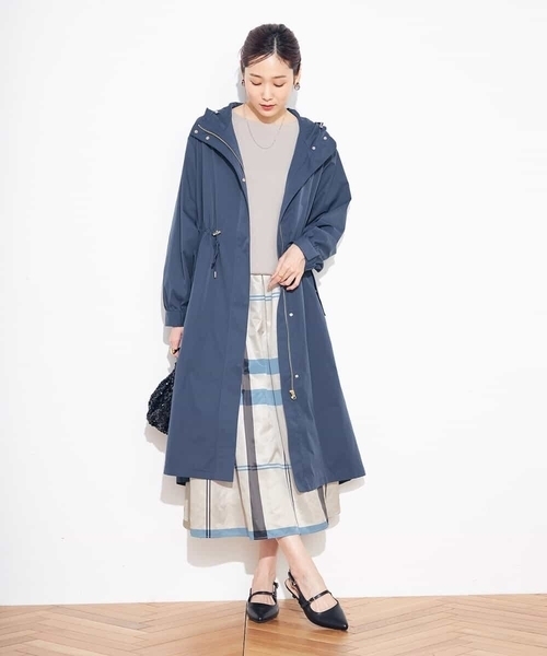 a.v.v(アーヴェヴェ)の「ドロストフーディーロングコート(モッズコート・レディース・アイボリー/ネイビー・36/38/40)」の3枚目の写真