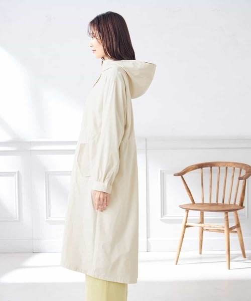 a.v.v(アーヴェヴェ)の「ドロストフーディーロングコート(モッズコート・レディース・アイボリー/ネイビー・36/38/40)」の15枚目の写真