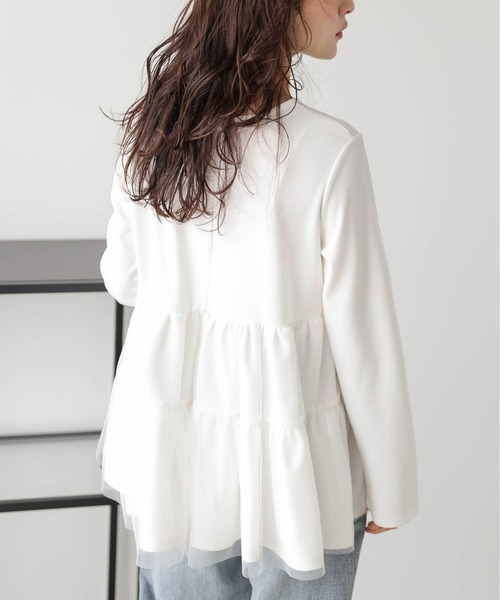 AMELY(エミリー)の「チュールペプラムトップス(Tシャツ/カットソー・レディース・ホワイト/ブラック/グレイッシュベージュ・フリー)」の15枚目の写真