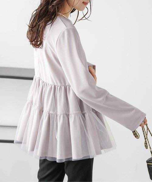 AMELY(エミリー)の「チュールペプラムトップス(Tシャツ/カットソー・レディース・ホワイト/ブラック/グレイッシュベージュ・フリー)」の21枚目の写真