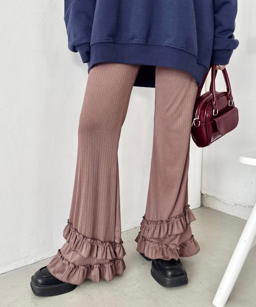 SOLLON.(ソルロン)の「ダブルフリルリブフレアパンツ(その他パンツ・レディース・アイボリー/ブラック/グレー/モカ/ライトブルー・FREE)」の4枚目の写真