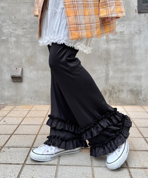 SOLLON.(ソルロン)の「ダブルフリルリブフレアパンツ(その他パンツ・レディース・アイボリー/ブラック/グレー/モカ/ライトブルー・FREE)」の19枚目の写真