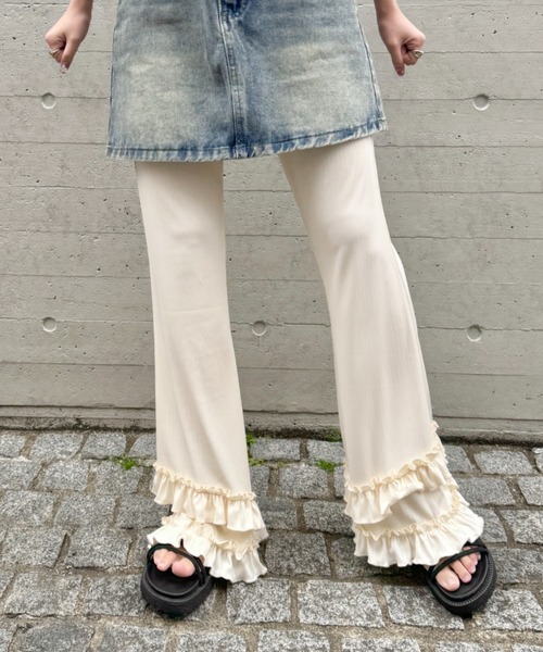 SOLLON.(ソルロン)の「ダブルフリルリブフレアパンツ(その他パンツ・レディース・アイボリー/ブラック/グレー/モカ/ライトブルー・FREE)」の7枚目の写真